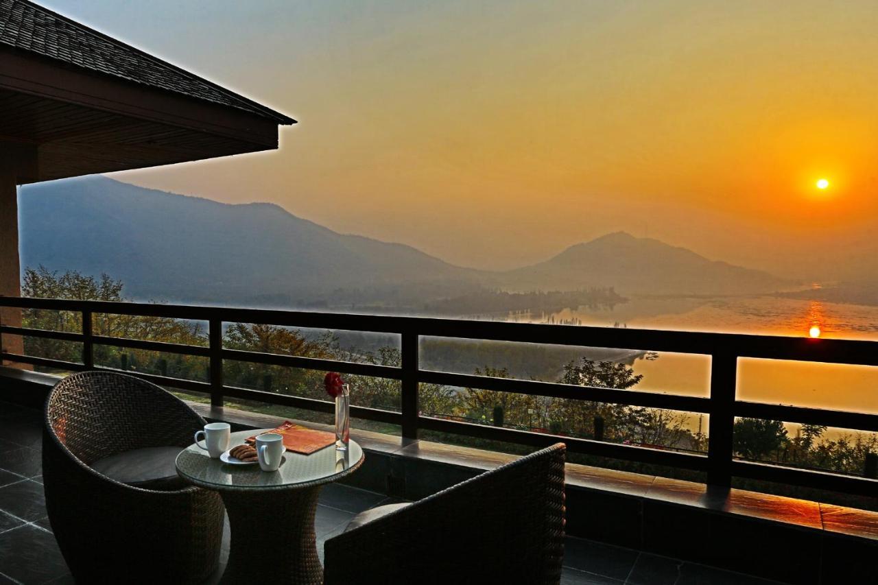 Taj Dal View Srinagar Hotel Екстериор снимка