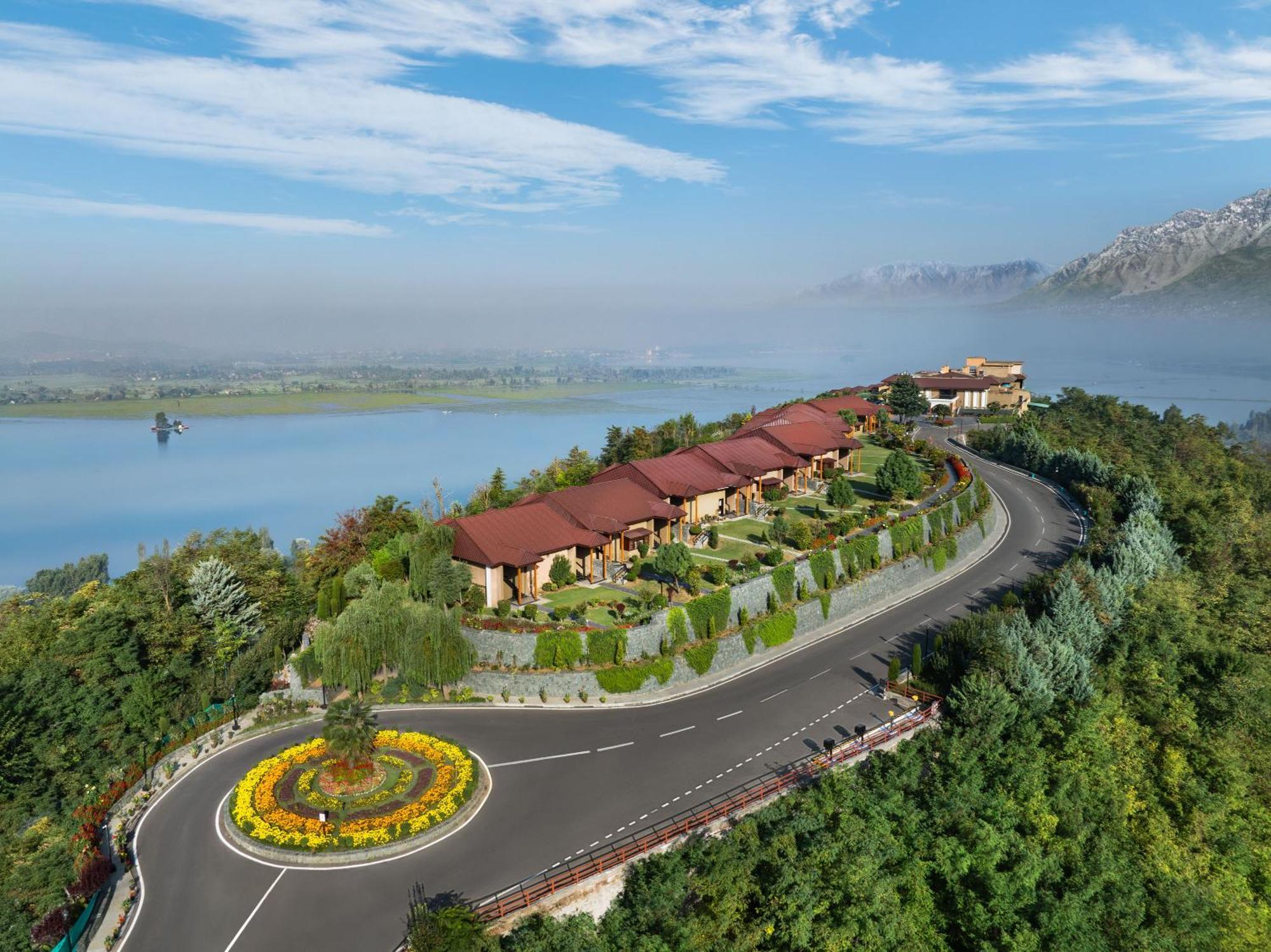 Taj Dal View Srinagar Hotel Екстериор снимка