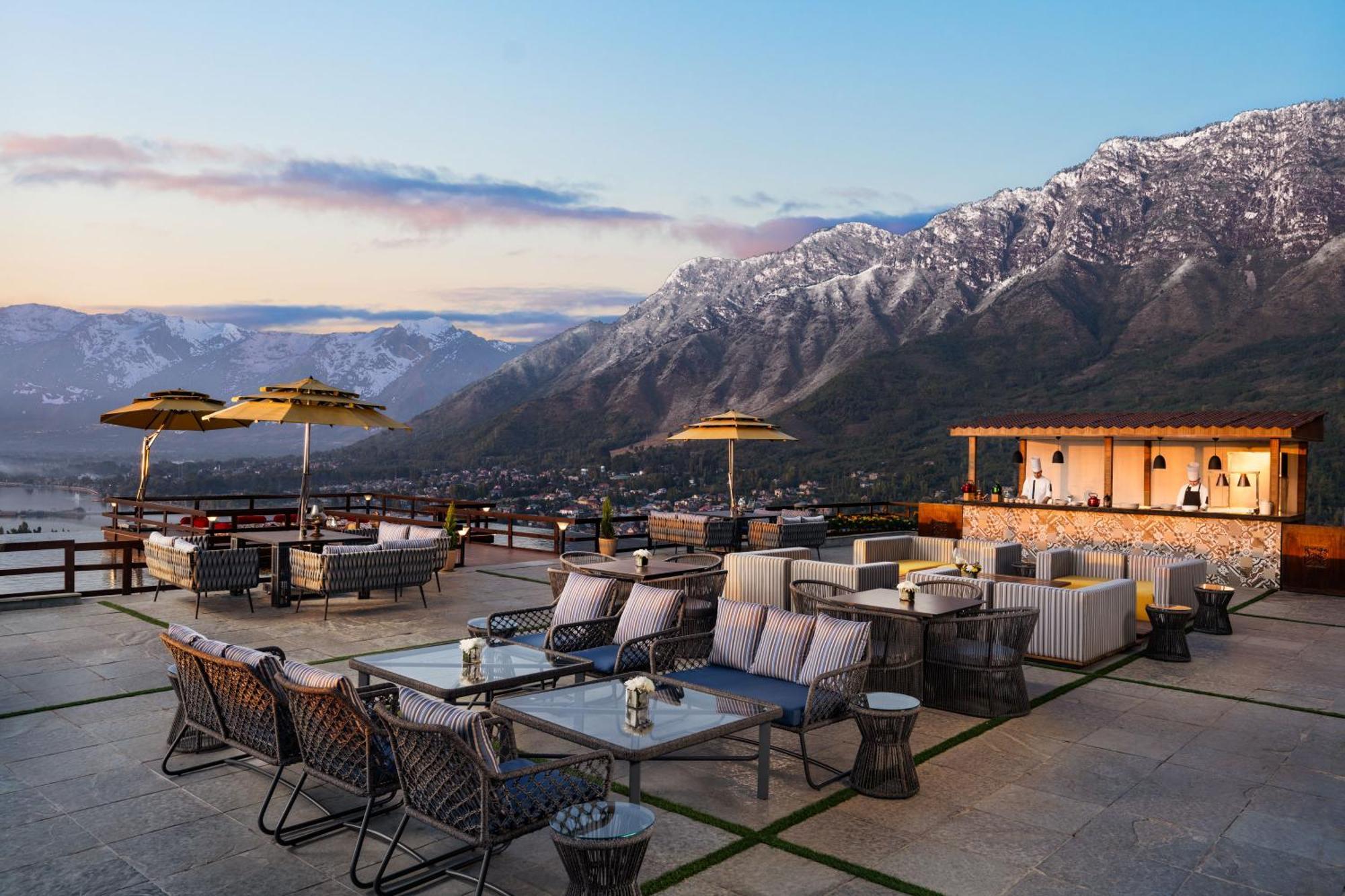 Taj Dal View Srinagar Hotel Екстериор снимка