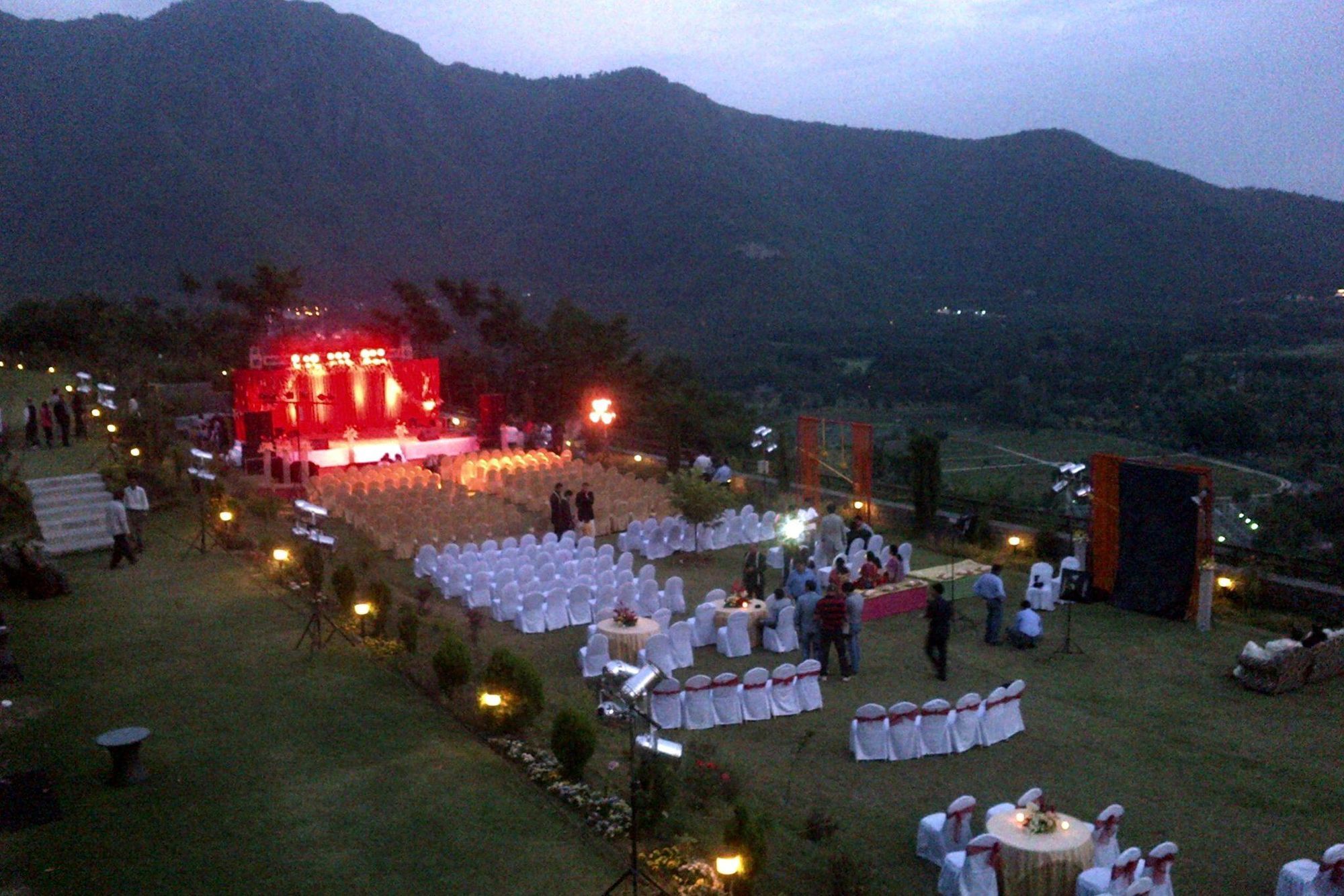 Taj Dal View Srinagar Hotel Удобства снимка