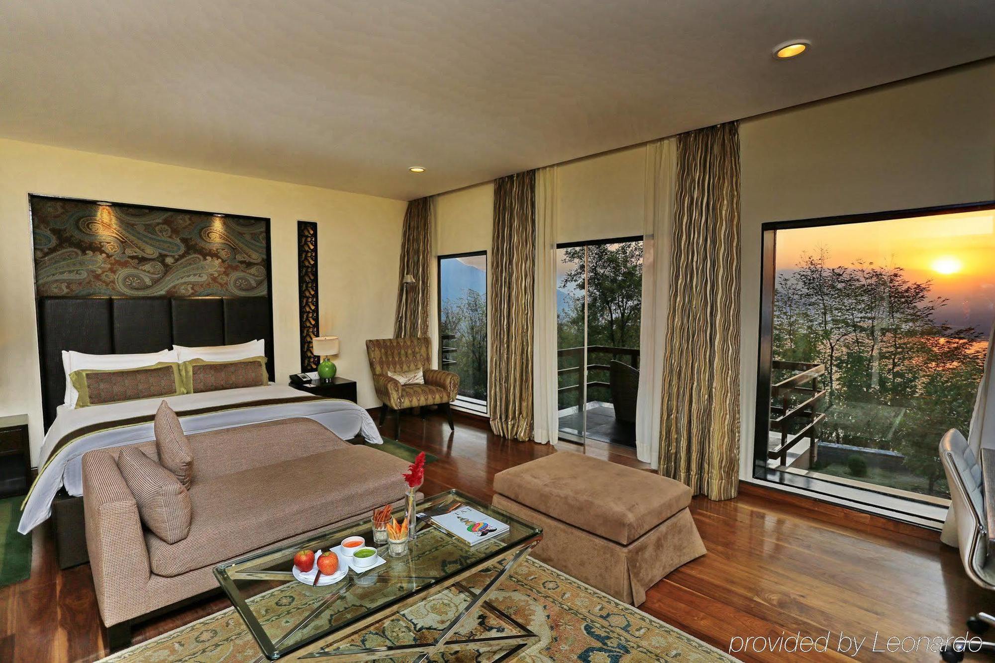 Taj Dal View Srinagar Hotel Екстериор снимка